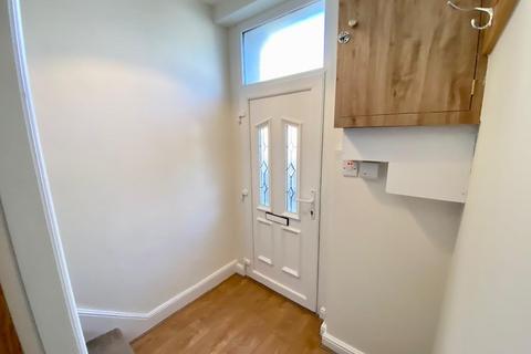 2 bedroom terraced house to rent, Thorncliffe Street, Lindley, Huddersfield