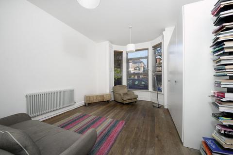 2 bedroom flat to rent, Cumberland Park, W3