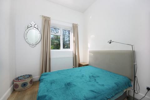 2 bedroom flat to rent, Cumberland Park, W3