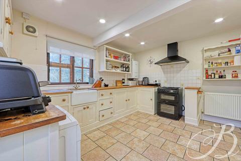 3 bedroom cottage for sale, Sutton Road, Cookham Village, SL6