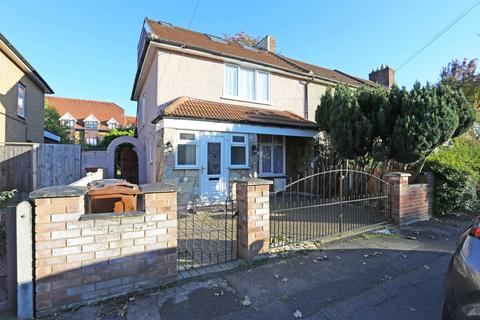 4 bedroom semi-detached house to rent, Monmouth Rd, Dagenham, RM9