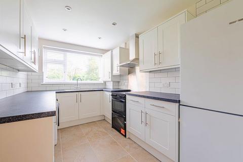 2 bedroom maisonette to rent, Woodville Court, Watford