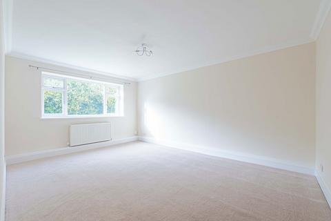 2 bedroom maisonette to rent, Woodville Court, Watford