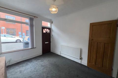 2 bedroom terraced house to rent, Fleetwood Road, Leicester