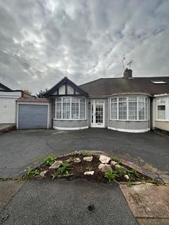 2 bedroom bungalow to rent, Peaketon Avenue Ilford IG4 5PG