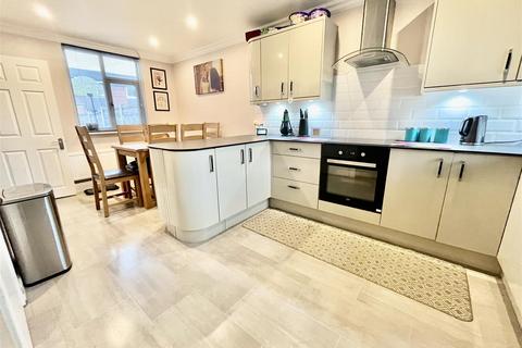 3 bedroom terraced house for sale, Goodwood Avenue, Sale