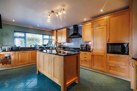 5 bedroom detached house for sale, Hastingwood Road, Hastingwood