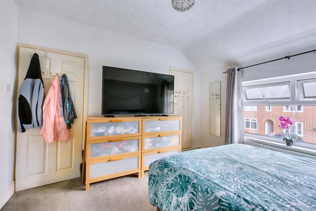 Bedroom 1 2.jpeg