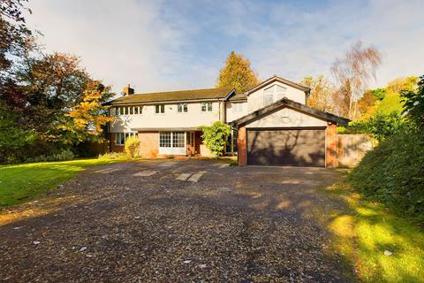 5 bedroom detached house for sale, Chestnut End, Halton