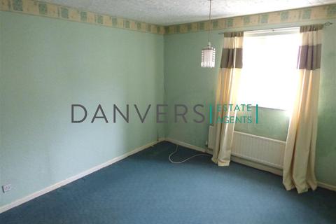 3 bedroom terraced house to rent, Flora Street, Leicester LE3