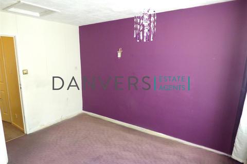 3 bedroom terraced house to rent, Flora Street, Leicester LE3