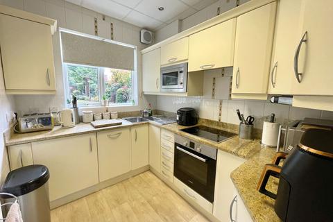 16 Burnaston Road, Hall Green, Birmingham, B28 8DJ