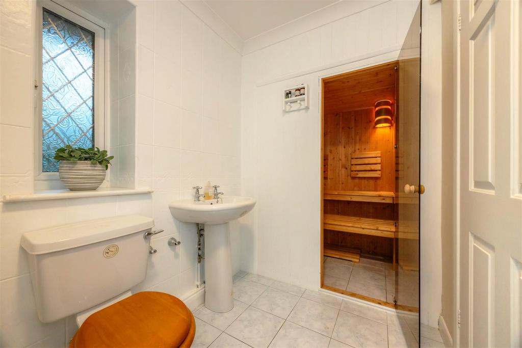 Bathroom and Sauna Annexe