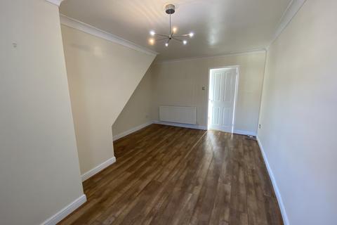 2 bedroom terraced house to rent, Dale Close, Swansea