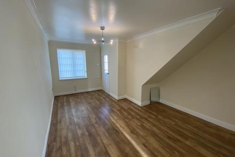 2 bedroom terraced house to rent, Dale Close, Swansea