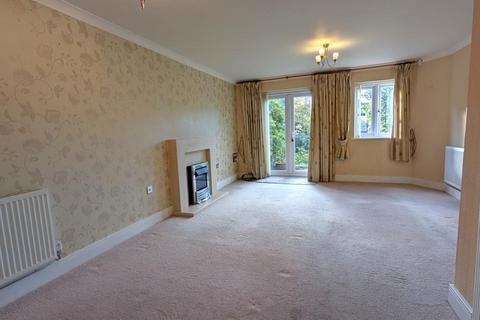 3 bedroom terraced house to rent, York Road, Woking GU22