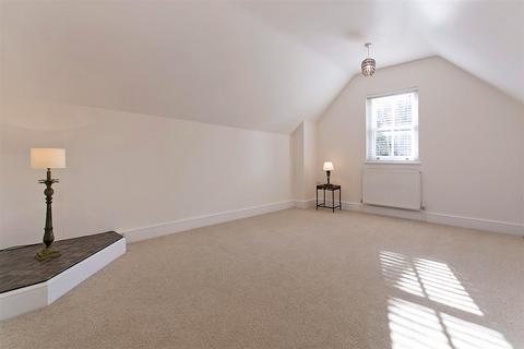 2 bedroom flat to rent, Hunter Road, Guildford