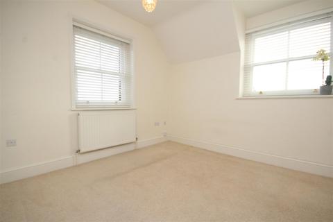 2 bedroom flat to rent, Hunter Road, Guildford