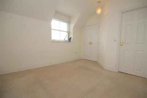 2 bedroom flat to rent, Hunter Road, Guildford