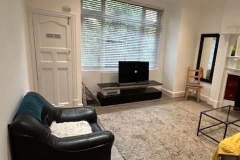 5 bedroom flat to rent, St. Pauls Avenue, London NW2