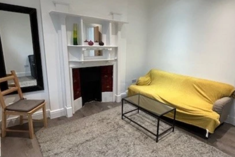 5 bedroom flat to rent, St. Pauls Avenue, London NW2