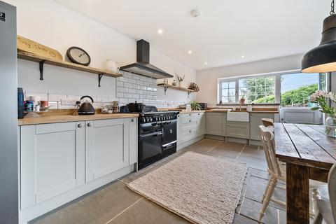 2 Chestnut Avenue, Axbridge, BS26 2BS