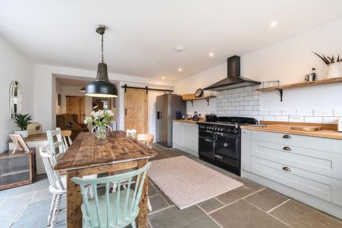 2 Chestnut Avenue, Axbridge, BS26 2BS