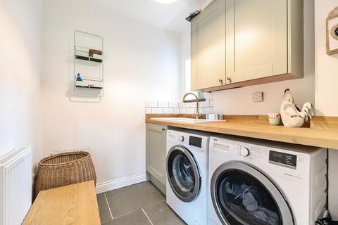 2 Chestnut Avenue, Axbridge, BS26 2BS