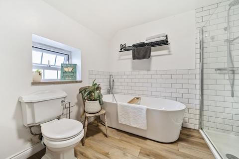 2 Chestnut Avenue, Axbridge, BS26 2BS
