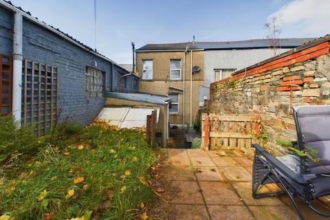 3 bedroom end of terrace house for sale, Market Street, Tredegar, NP22