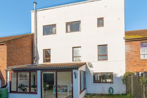 8 Cadbury Square, Congresbury, Bristol, BS49 5HW