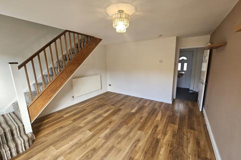 2 bedroom semi-detached house to rent, Broome Way