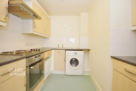 1 bedroom apartment to rent, Watney Close Purley CR8