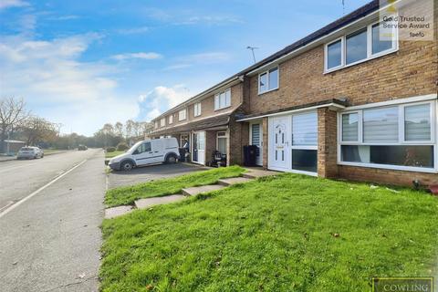 3 bedroom terraced house for sale, The Fremnells, Basildon