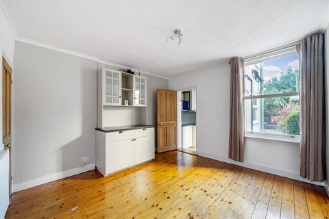 2 bedroom terraced house to rent, Finch Road, Guildford, Surrey, GU1