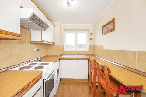 1 bedroom flat for sale, Frazer Close, Romford, RM1