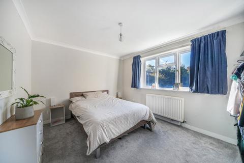 8 Elgin Gardens, Guildford, GU1 1UB