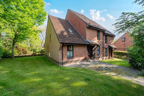 22 Badgers Close, Woking, GU21 3JF