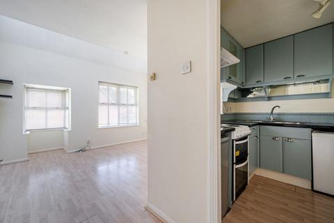22 Badgers Close, Woking, GU21 3JF