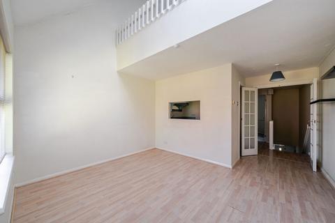 22 Badgers Close, Woking, GU21 3JF