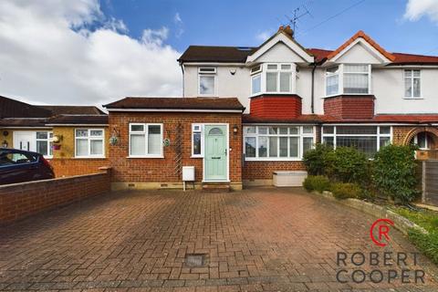 5 bedroom semi-detached house for sale, Jubilee Drive, South Ruislip, Middlesex, HA4