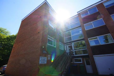 2 bedroom apartment to rent, Salisbury Close, Birmingham B13