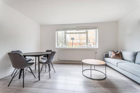 3 bedroom flat to rent, Thorncroft Street, Nine Elms, London, SW8