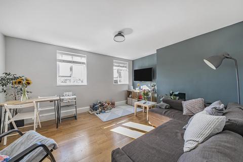 3 bedroom flat for sale, Longley Road, Tooting