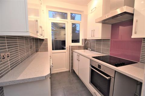 3 bedroom end of terrace house to rent, Trelawney Road, Hainault. IG6 2NH