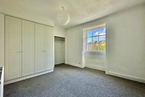 Flat 3, 9 Widcombe Crescent, Bath, BA2 6AH