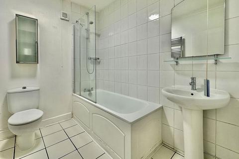 Flat 3, 9 Widcombe Crescent, Bath, BA2 6AH