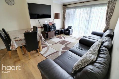 2 bedroom flat for sale, Bourne Avenue, Hayes