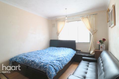 2 bedroom flat for sale, Bourne Avenue, Hayes