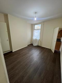 2 bedroom terraced house to rent, Leicester, LE4